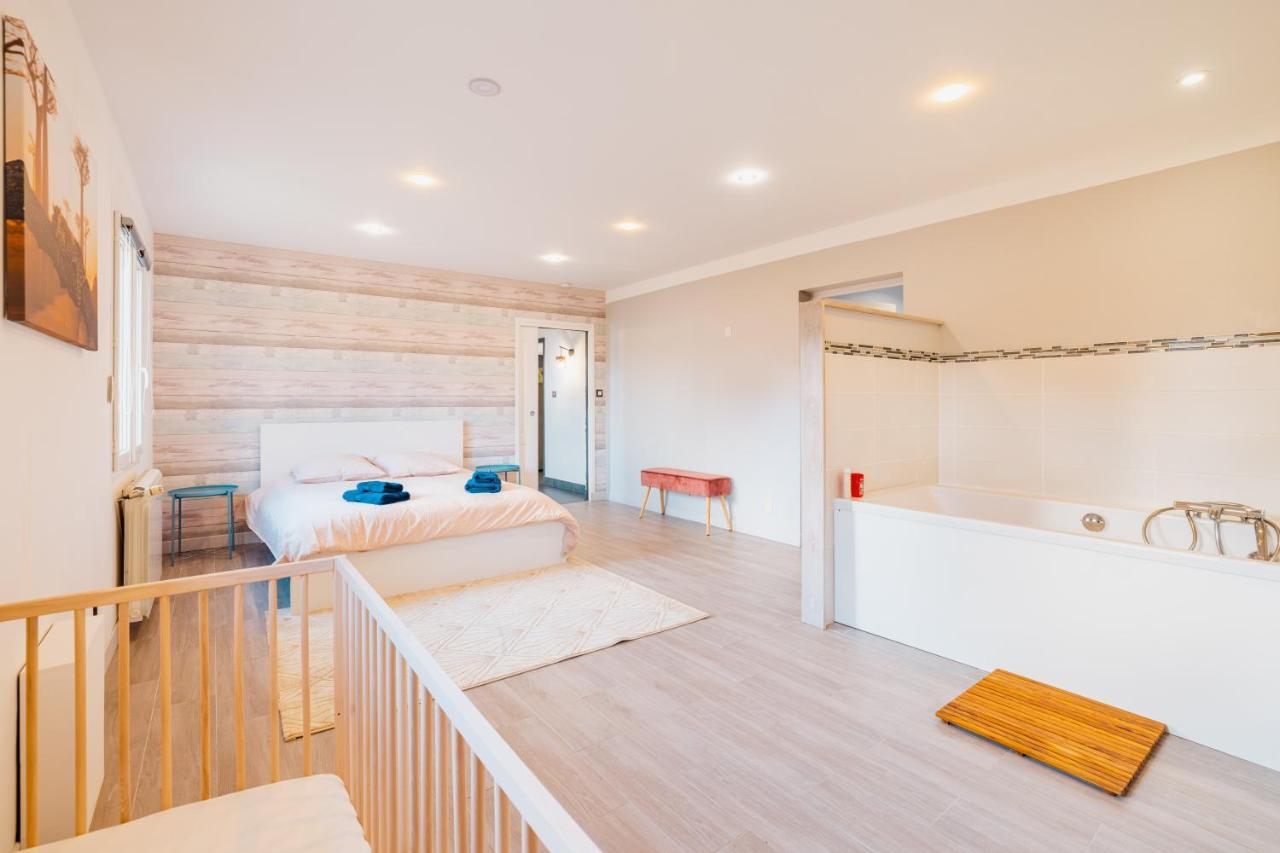 Grande Maison Avec Piscine Et Jacuzzi A La Campagne Desvres Exterior photo